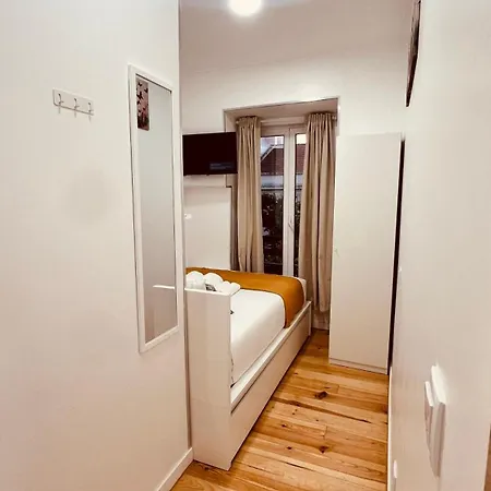 Проживання в сім'ї -luciano Cordeiro 3 Andar Лісабон